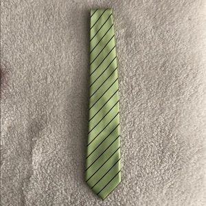 Green and Purple Tie. No Stains. Great Condition